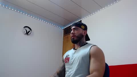 Snapshot of tommyblessd1 chatting on February 2025 05:48:02 AM Steven online show from February 2025 05:48:02 AM
