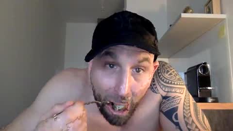 Snapshot of tommyx01 chatting on January 2025 11:35:01 AM Thomas Fit online show from January 2025 11:35:01 AM