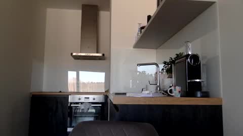 Snapshot of tommyx01 chatting on February 2025 08:28:01 AM Thomas Fit online show from February 2025 08:28:01 AM