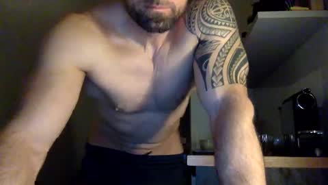 Snapshot of tommyx01 chatting on March 2025 08:54:01 PM Thomas Fit online show from March 2025 08:54:01 PM