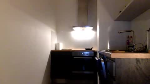 Snapshot of tommyx01 chatting on March 2025 09:54:02 PM Thomas Fit online show from March 2025 09:54:02 PM