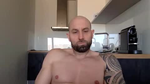 Snapshot of tommyx01 chatting on March 2025 10:13:02 AM Thomas Fit online show from March 2025 10:13:02 AM