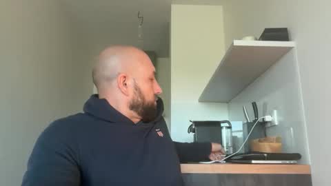 Snapshot of tommyx01 chatting on September 2025 05:53:02 AM Thomas Fit online show from September 2025 05:53:02 AM