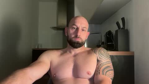 Snapshot of tommyx01 chatting on September 2025 09:51:01 PM Thomas Fit online show from September 2025 09:51:01 PM