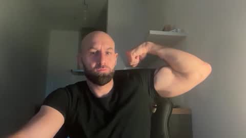 Snapshot of tommyx01 chatting on October 2025 05:15:02 AM Thomas Fit online show from October 2025 05:15:02 AM