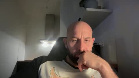 Snapshot of tommyx01 chatting on October 2025 04:48:01 PM Thomas Fit online show from October 2025 04:48:01 PM