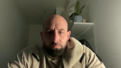 Snapshot of tommyx01 chatting on October 2025 04:50:01 PM Thomas Fit online show from October 2025 04:50:01 PM