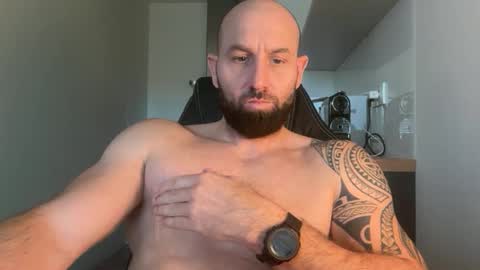 Snapshot of tommyx01 chatting on October 2025 12:50:01 PM Thomas Fit online show from October 2025 12:50:01 PM