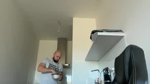 Snapshot of tommyx01 chatting on October 2025 08:59:01 AM Thomas Fit online show from October 2025 08:59:01 AM