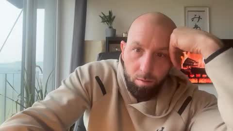 Snapshot of tommyx01 chatting on October 2025 06:46:01 AM Thomas Fit online show from October 2025 06:46:01 AM