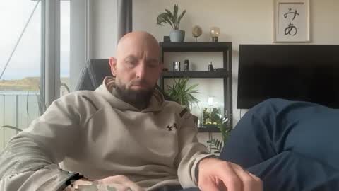 Snapshot of tommyx01 chatting on October 2025 07:05:02 AM Thomas Fit online show from October 2025 07:05:02 AM