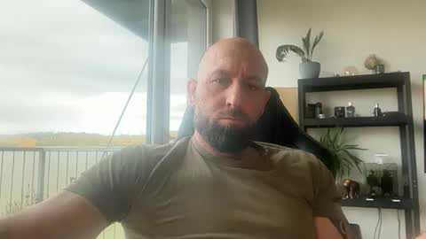 Snapshot of tommyx01 chatting on October 2025 08:18:02 AM Thomas Fit online show from October 2025 08:18:02 AM