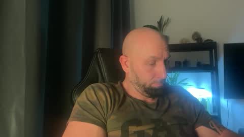 Snapshot of tommyx01 chatting on October 2025 08:22:02 PM Thomas Fit online show from October 2025 08:22:02 PM