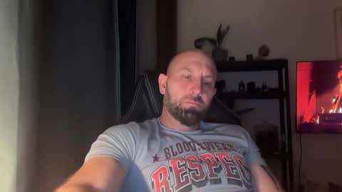 Snapshot of tommyx01 chatting on November 2025 09:50:02 PM Thomas Fit online show from November 2025 09:50:02 PM