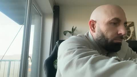 Snapshot of tommyx01 chatting on November 2025 07:40:01 AM Thomas Fit online show from November 2025 07:40:01 AM