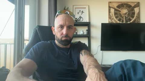 Snapshot of tommyx01 chatting on November 2025 08:04:01 AM Thomas Fit online show from November 2025 08:04:01 AM