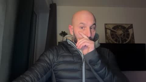 Snapshot of tommyx01 chatting on November 2025 05:57:01 PM Thomas Fit online show from November 2025 05:57:01 PM