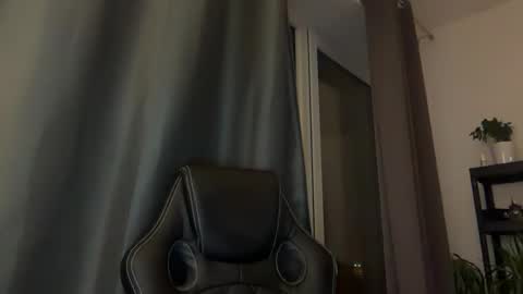 Snapshot of tommyx01 chatting on November 2025 10:53:02 PM Thomas Fit online show from November 2025 10:53:02 PM