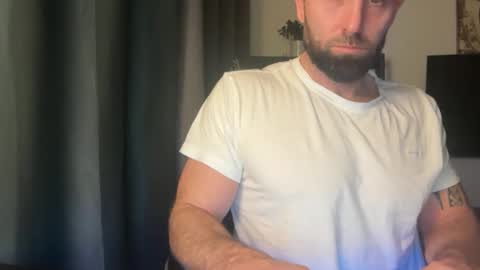 Snapshot of tommyx01 chatting on November 2025 03:40:01 AM Thomas Fit online show from November 2025 03:40:01 AM