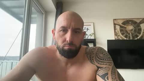 Snapshot of tommyx01 chatting on November 2025 10:50:02 AM Thomas Fit online show from November 2025 10:50:02 AM