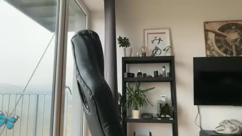 Snapshot of tommyx01 chatting on December 2025 08:52:01 AM Thomas Fit online show from December 2025 08:52:01 AM