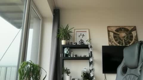 Snapshot of tommyx01 chatting on December 2025 09:36:01 AM Thomas Fit online show from December 2025 09:36:01 AM