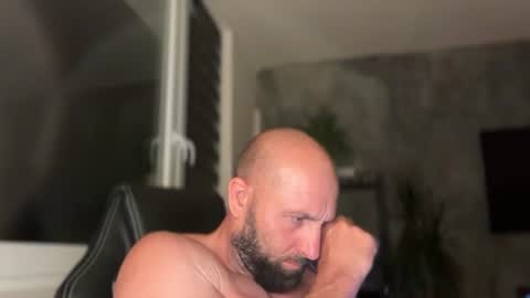 Snapshot of tommyx01 chatting on June 2026 09:23:01 PM Thomas Fit online show from June 2026 09:23:01 PM