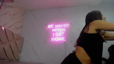 Snapshot of tomoe_b chatting on January 2025 03:11:02 AM leyla online show from January 2025 03:11:02 AM