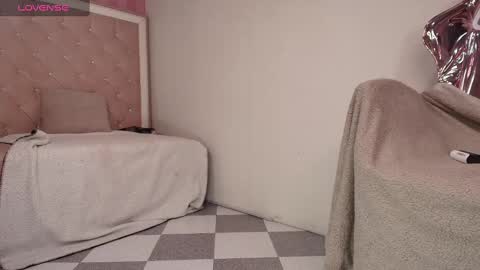 Snapshot of tomoe_b chatting on February 2025 08:53:02 PM leyla online show from February 2025 08:53:02 PM