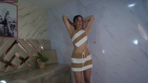 Snapshot of tomoe_b chatting on February 2025 03:40:01 AM leyla online show from February 2025 03:40:01 AM