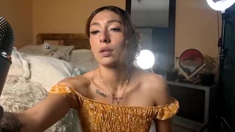 Snapshot of tomoe_b chatting on March 2025 12:20:02 AM leyla online show from March 2025 12:20:02 AM