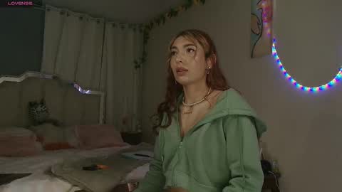 Snapshot of tomoe_b chatting on September 2025 08:39:02 AM leyla online show from September 2025 08:39:02 AM