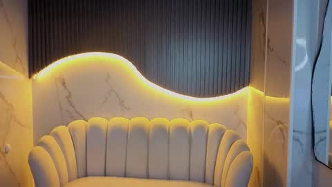 Snapshot of tomoe_b chatting on November 2025 04:15:01 AM leyla online show from November 2025 04:15:01 AM