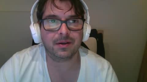 Snapshot of tomsterboys chatting on February 2026 10:32:01 PM SandroLickYouCrazy online show from February 2026 10:32:01 PM