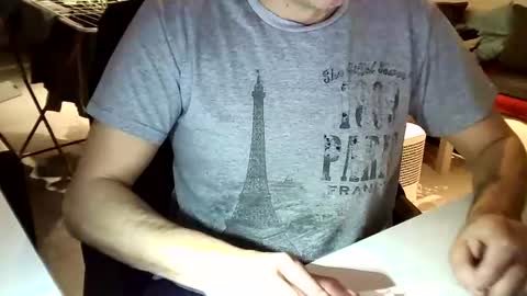 Snapshot of tomtom02029 chatting on December 2024 03:32:02 PM Tom online show from December 2024 03:32:02 PM