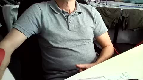 Snapshot of tomtom02029 chatting on January 2025 01:00:02 PM Tom online show from January 2025 01:00:02 PM