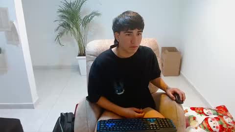 Snapshot of tomy337271 chatting on December 2025 03:05:01 PM tomy337271 online show from December 2025 03:05:01 PM