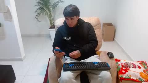 Snapshot of tomy337271 chatting on December 2025 12:55:01 PM tomy337271 online show from December 2025 12:55:01 PM