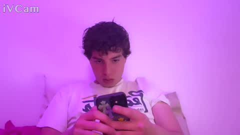 Snapshot of toni_y_sam chatting on April 2026 01:21:02 AM toni_y_sam online show from April 2026 01:21:02 AM