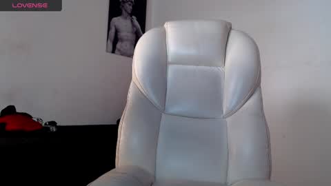 Snapshot of tonibelmont chatting on January 2025 06:05:01 PM TONI BELMONT online show from January 2025 06:05:01 PM