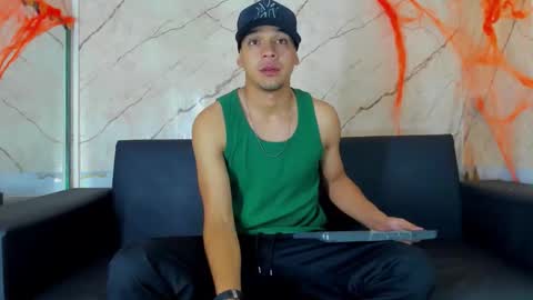 Tonny online show from October 2025 12:09:02 PM