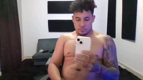 Snapshot of tony19c chatting on December 2024 03:33:02 AM toni online show from December 2024 03:33:02 AM