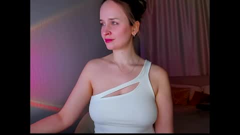 Snapshot of tony_and_alice chatting on April 2026 08:00:02 PM Tony and Alice online show from April 2026 08:00:02 PM