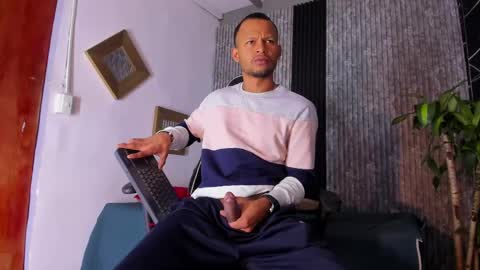 Snapshot of tony_panther chatting on April 2026 11:35:02 AM Tony Panther online show from April 2026 11:35:02 AM