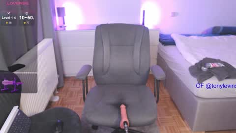 Snapshot of tonyleup chatting on January 2025 05:11:02 AM Tony online show from January 2025 05:11:02 AM