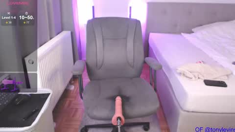 Snapshot of tonyleup chatting on March 2025 07:27:02 AM Tony online show from March 2025 07:27:02 AM