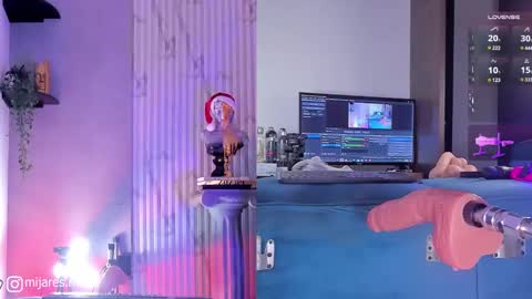 Snapshot of tonysears__ chatting on December 2024 10:23:02 PM Call me Tony  Instagram -   X -  Tonymjr online show from December 2024 10:23:02 PM