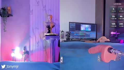 Snapshot of tonysears__ chatting on January 2025 11:37:02 PM Call me Tony  Instagram -   X -  Tonymjr online show from January 2025 11:37:02 PM