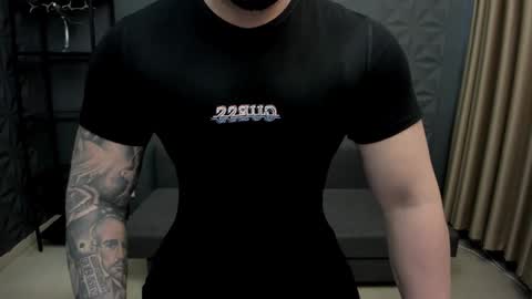 Snapshot of tonywilcoxx chatting on February 2025 05:58:01 AM TonyWilcox online show from February 2025 05:58:01 AM