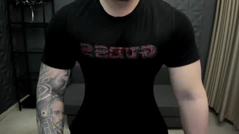 Snapshot of tonywilcoxx chatting on February 2025 05:04:02 AM TonyWilcox online show from February 2025 05:04:02 AM